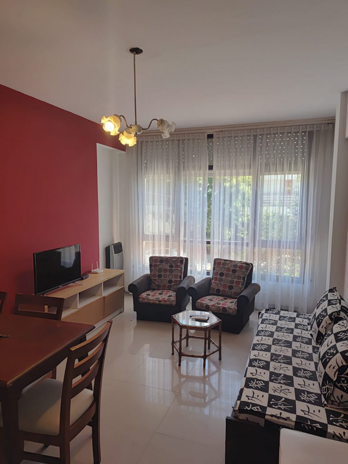 Departamento de 3 Ambientes con Dependencia de Servicio - Miramar 