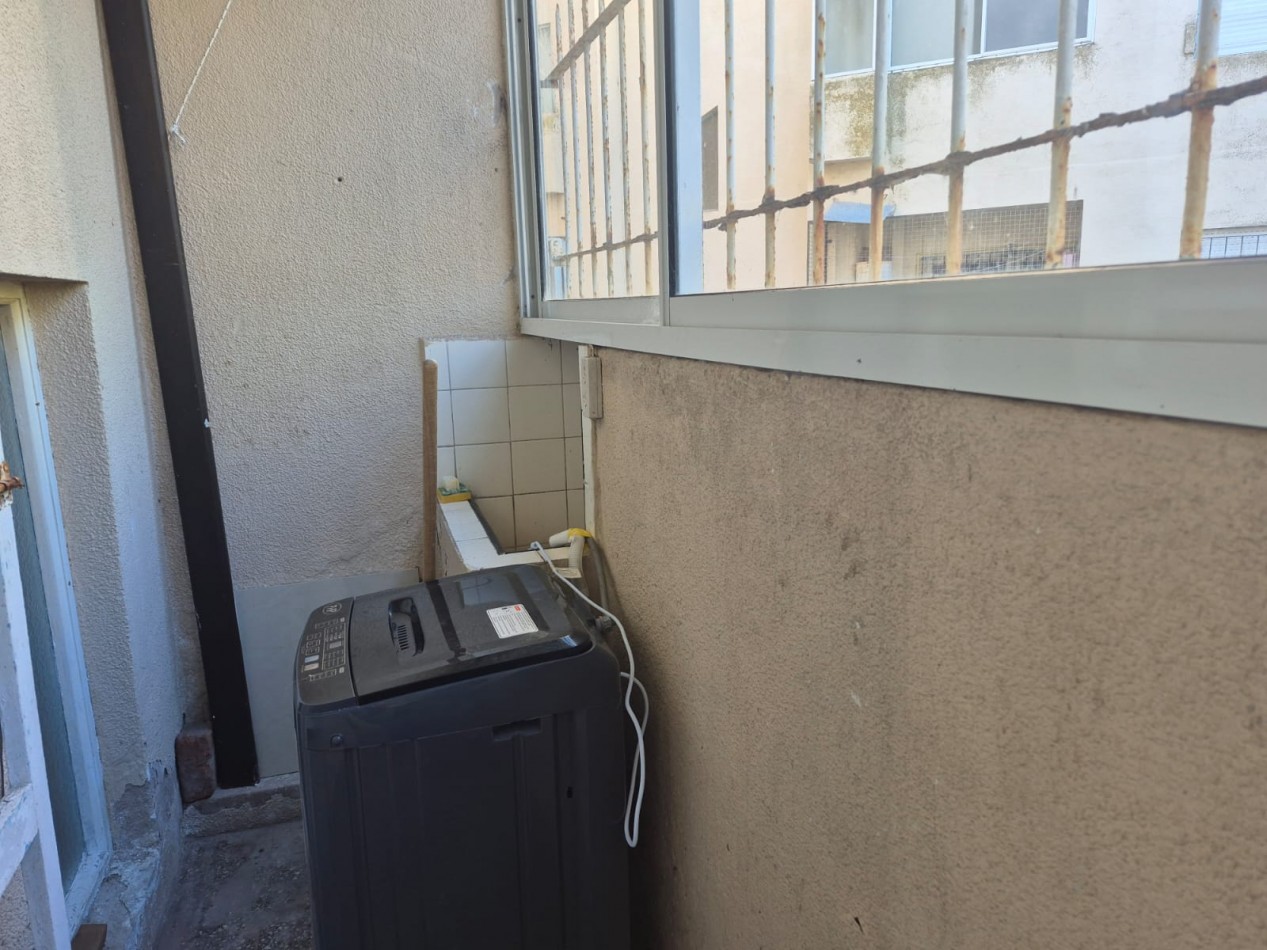 Departamento de 3 Ambientes con Dependencia de Servicio - Miramar 