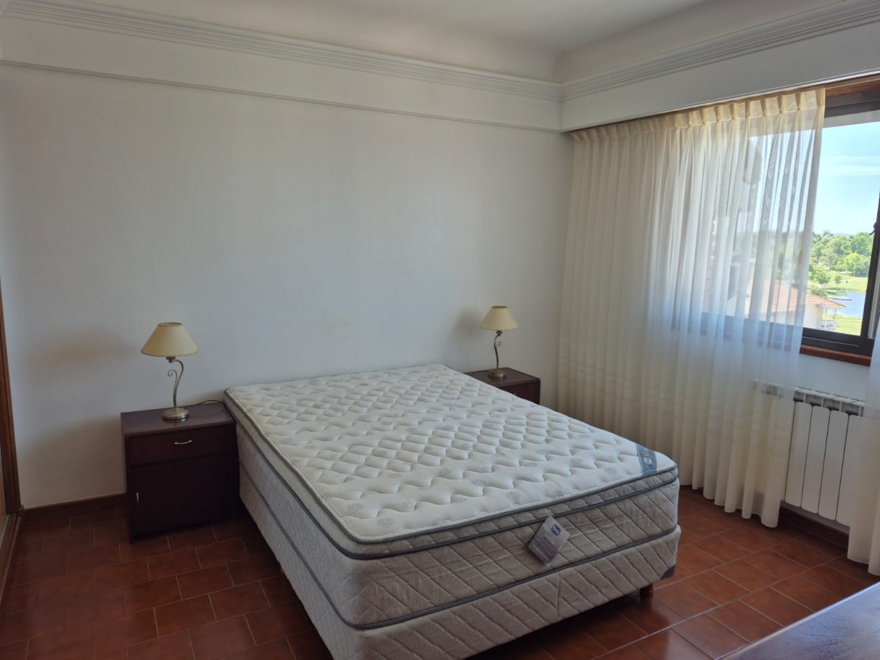 Departamento de 3 ambientes en venta en Zona I Edifcio Astor III Miramar con Cochera y Baulera