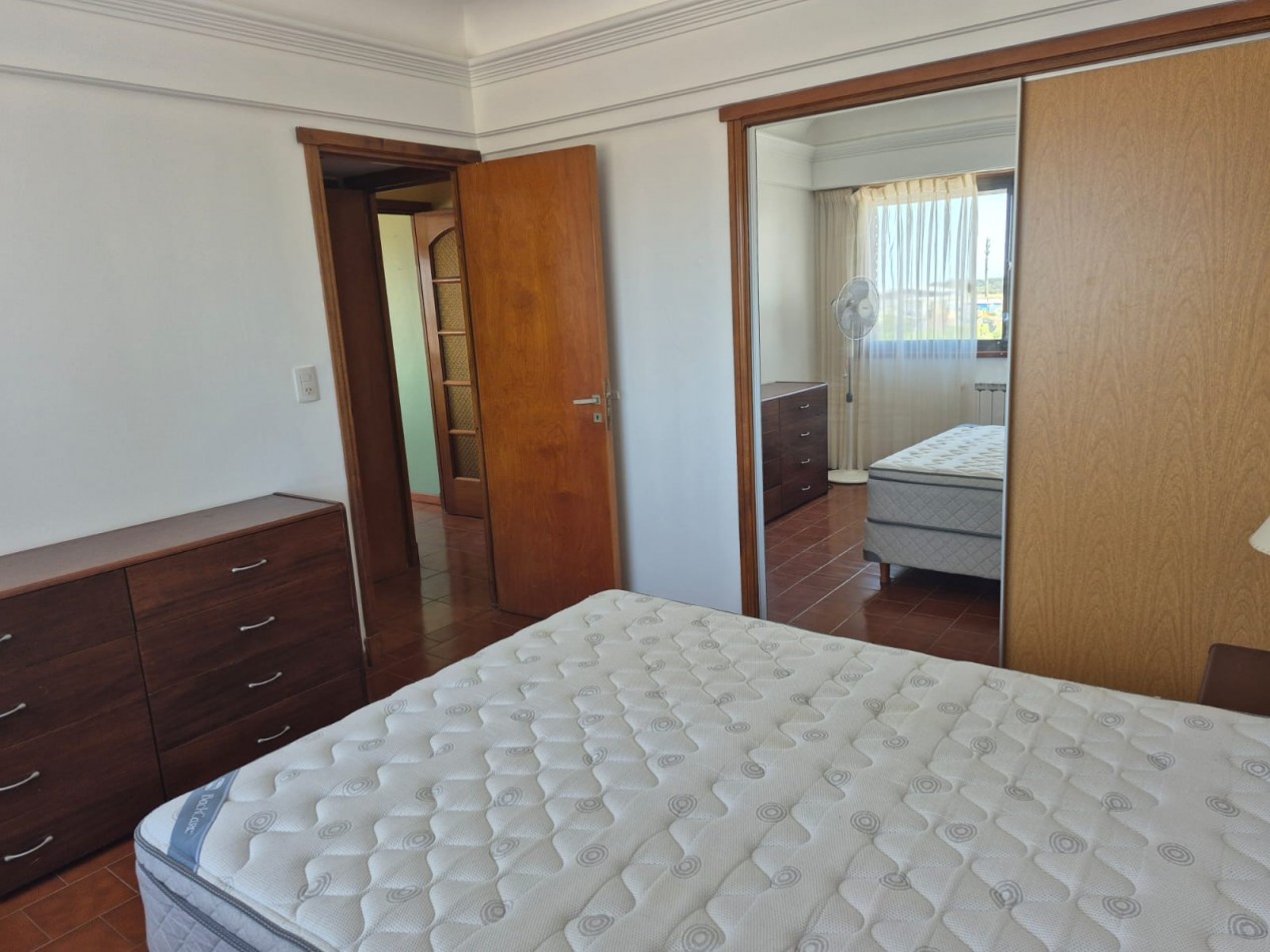 Departamento de 3 ambientes en venta en Zona I Edifcio Astor III Miramar con Cochera y Baulera