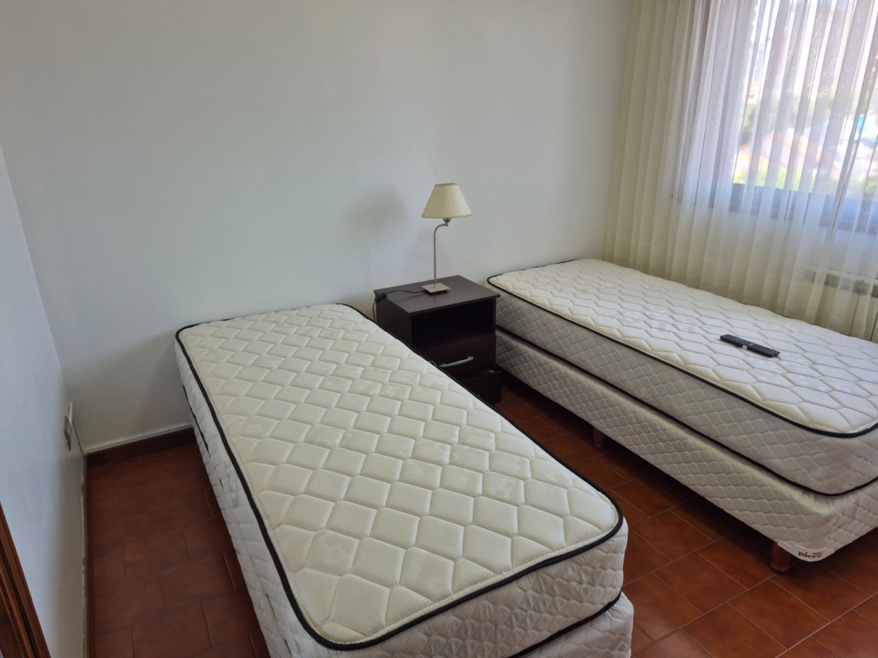 Departamento de 3 ambientes en venta en Zona I Edifcio Astor III Miramar con Cochera y Baulera