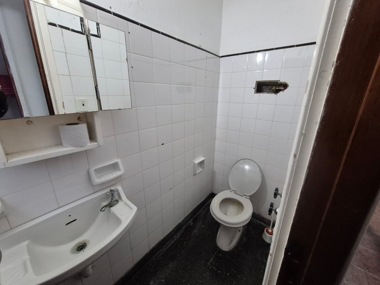 En venta PH al frente 3 ambientes mas dependencia de servcio y cochera - Miramar