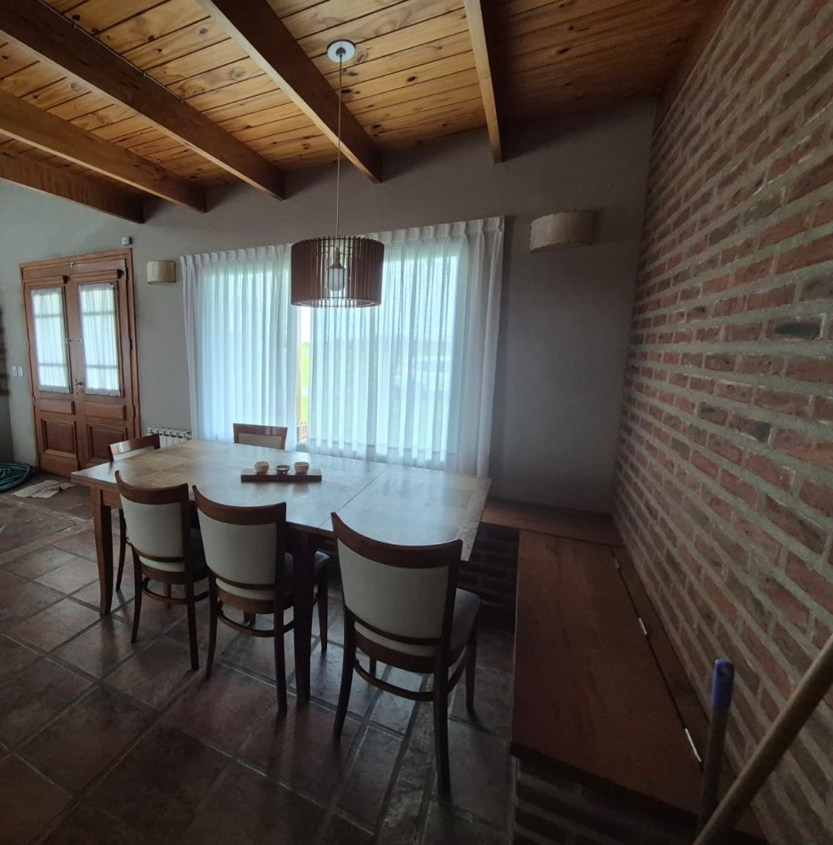 Alquiler Turistico Casa en el Barrio Las Lomas de Miramar 8 personas. 