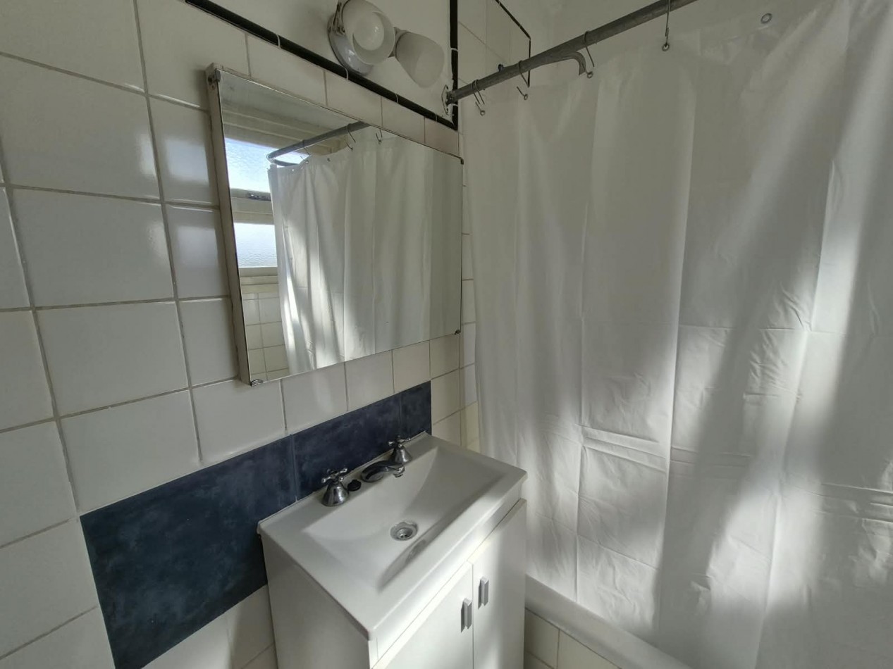 Departamento de 3 ambientes a la Venta en Miramar Zona II