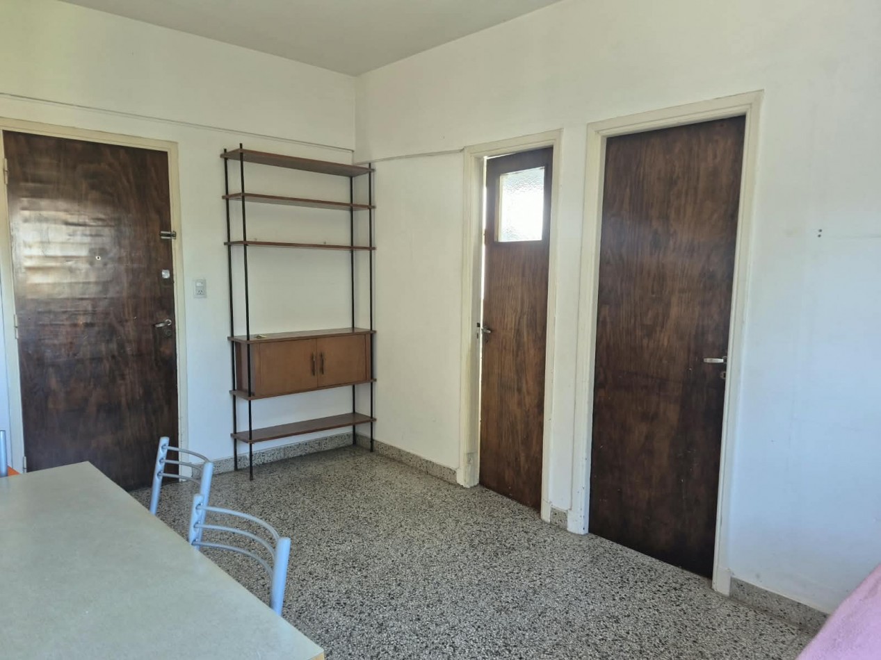 Departamento de 3 ambientes a la Venta en Miramar Zona II